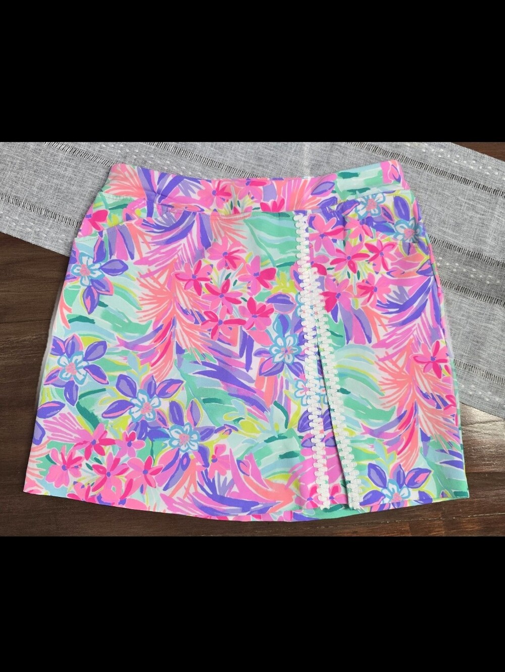 NWOT Lilly Pulitzer Luxletic Daphne skort, Size 8